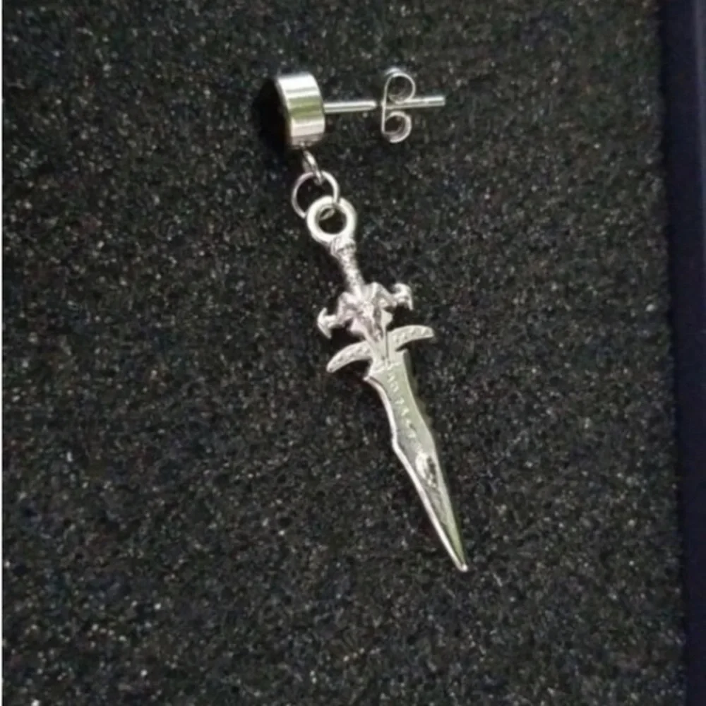 Single Accent Unique Spike stainless steel dagger earrings